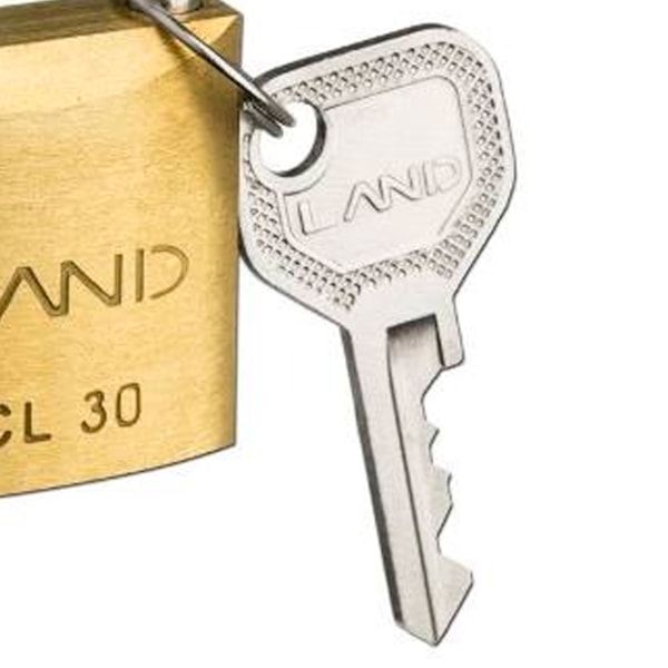 Cadeado em Latão 30mm Land-71df3ba6-f356-4d48-a48c-e02d0c627d9a