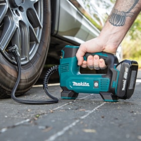 Compressor de Ar à Bateria 18V DMP180Z Makita