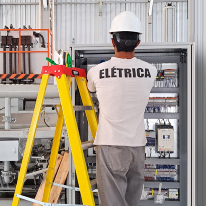 Escada Tesoura Prática Isolante em Fibra de Vidro 5 Dgs EFP5909 Botafogo-cbf6cd3a-a857-4c1d-8b7a-84498e0bff99