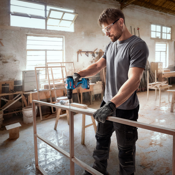 Furadeira Parafusadeira de Impacto PRO à Bateria 18V com Jogo de Bits e Brocas GSB 183 LI Bosch-4d1d5672-b2e5-4b9a-9d59-5333fb35f69d