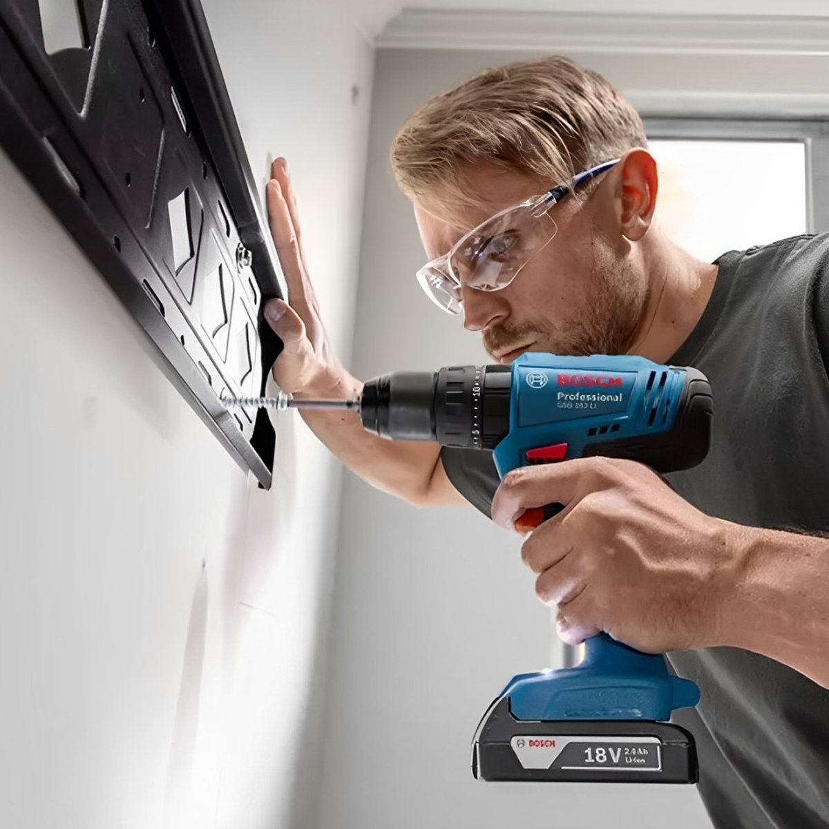 Furadeira Parafusadeira Impacto à Bateria 18v + Carregador