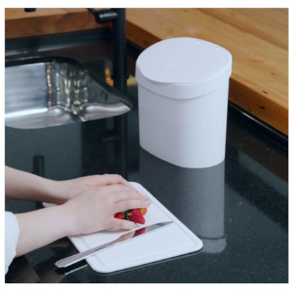 Lixeira com tampa basic 2,5LT cinza chumbo 10906/0536 Coza-cf7ac504-3b20-4ad9-9010-5013d310fc4c