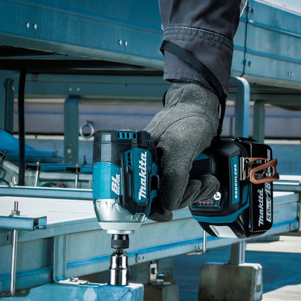 Parafusadeira de Impacto a Bateria 18v DTD170Z s/ Bateria Makita-563b2a90-869f-4660-8f6f-7ee27388e408