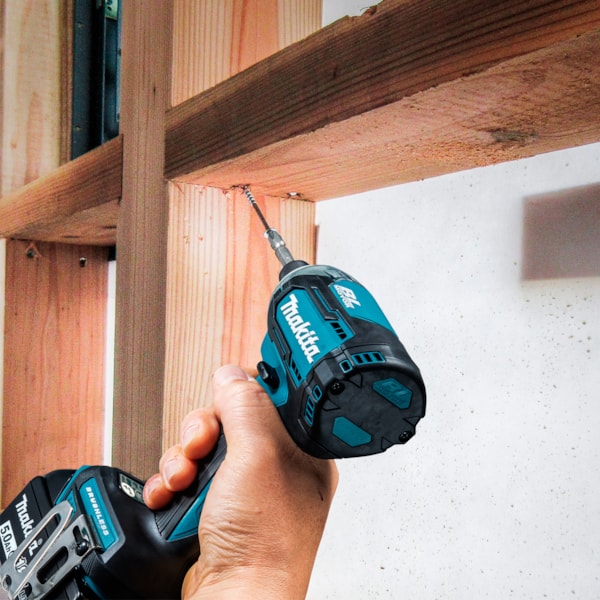 Parafusadeira de Impacto a Bateria 18v DTD170Z s/ Bateria Makita-7c87f814-40a6-4f28-9283-a3cffc372b7c