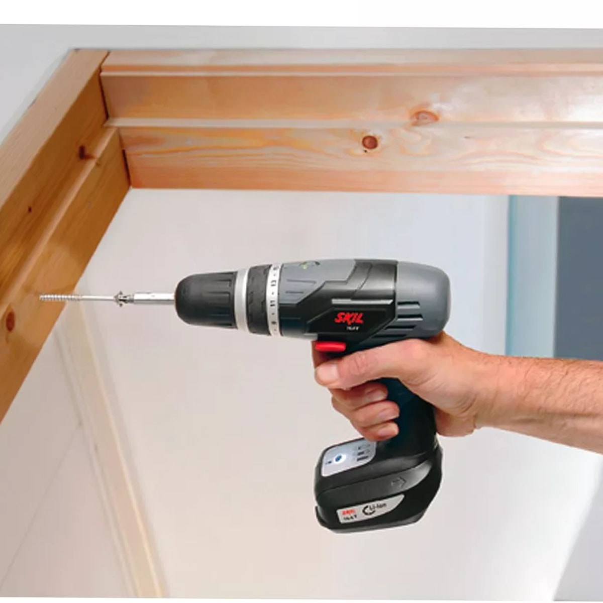 Parafusadeira/ Furadeira a Bateria 14,4V Cordless Drill 220V +