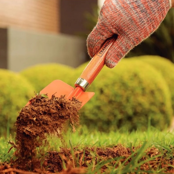 Pazinha Curta de Ponta Larga Metal Cabo em Madeira Jardim 77907/001 Tramontina-14c5aec9-bac1-45a6-963e-cd3e4f310d14