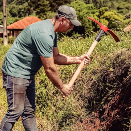Picareta Alvião Tamanho 4 Com Cabo de Madeira 90cm 77303543 Tramontina-68524736-53e4-4660-85f3-6e18b81caf34