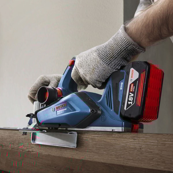 Plaina Manual Professional a Bateria 18V + Lâmina de corte e Coletor de Pó GHO 185-LI Bosch -5ae752e9-e959-4097-9418-5a4e652f1356
