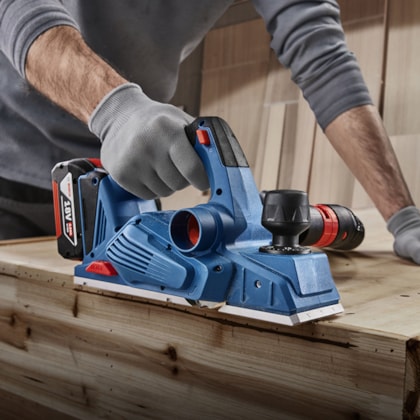 Plaina Manual Professional a Bateria 18V + Lâmina de corte e Coletor de Pó GHO 185-LI Bosch -04606a11-9201-4546-b323-478f8b4b8b73