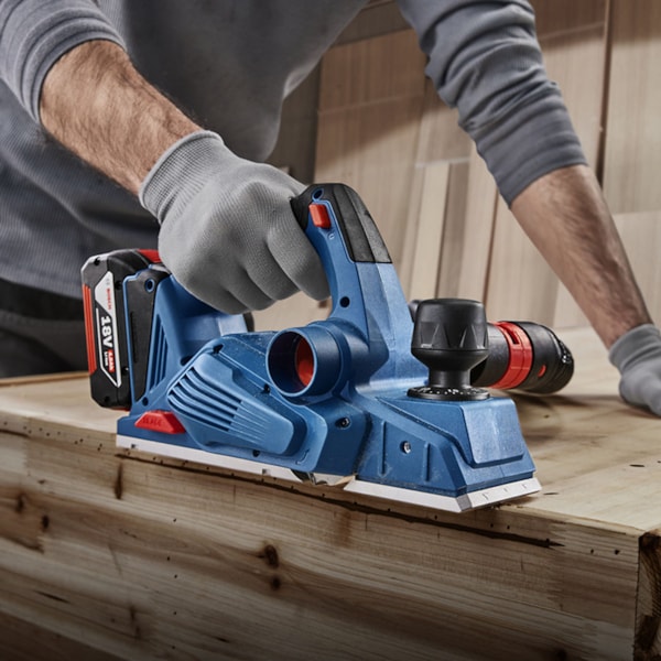 Plaina Manual Professional a Bateria 18V + Lâmina de corte e Coletor de Pó GHO 185-LI Bosch -ea3452dc-99f0-4dc7-be10-064863026430