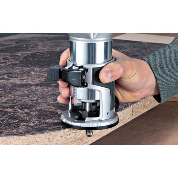 Tupia com 4 Bases 710W RT0700CX3 Makita-b94a2130-b95f-425b-90ae-5e84326da902