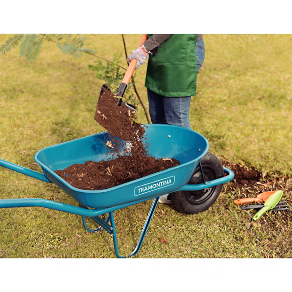 Vanga Quadrada em Aço Carbono com Cabo de Madeira 120cm 77400/524 Tramontina-c6307567-1b69-49a3-bf45-f70f58f197cc