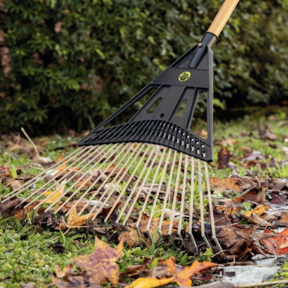 Vassoura Mista C/22 Dentes + Cabo de Madeira 120cm P/Jardim 77845/724 Tramontina -c666ddea-013f-4993-b6f2-f9773c5bd43c